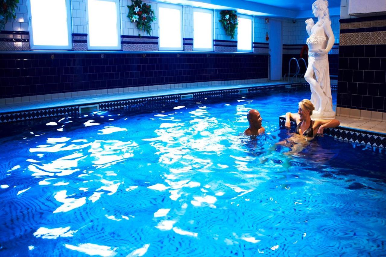 The Spa Chalet Scarborough Hot Tub, Pool, Gym, Beach Location Ngoại thất bức ảnh